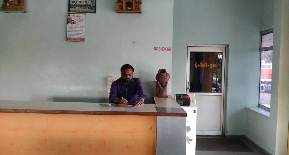 Hotel Aagman Guest House, Prantij 2